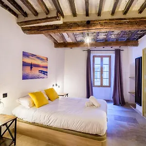 Paul De Vence : Le Charme De L'atypique Appartement